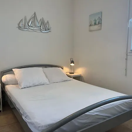 T2 Alcove A Gruissan, Plage, Piscine & Parking - Fr-1-796-41